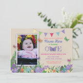 Meisjes eerste vlindertuin op verjaardagsuitnodigi kaart (Staand voorkant)