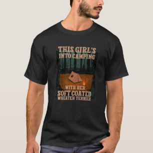 Meisjes gaan kamperen met haar zachte beklede tarw t-shirt