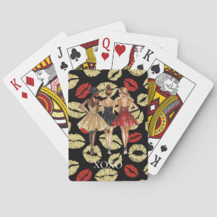 Meisjes in glamour goud zwarte rode jurken lippen pokerkaarten