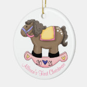 Meisjes Rocking Paard Baby's Eerste Kerstmis Keramisch Ornament (Links)
