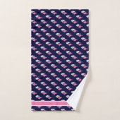 Meisjes roze monogram naam Cartoon Whale Navy Blue Bad Handdoek (Handdoek)