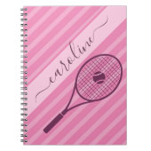 Meisjes roze stripte tennis Racket Ball Naam Notitieboek (Voorkant)