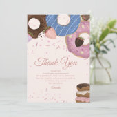 Meisjes Zoete Donut Pastelkleurige Verjaardag Bedankkaart (Staand voorkant)