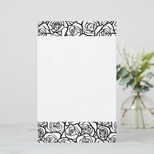 Meisjes zwarte en witte rozen briefpapier (Staand voorkant)