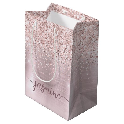 Meisjesachtige Roze Gouden Blush Glitter Monogram Medium Cadeauzakje (Achterkant Gekanteld)