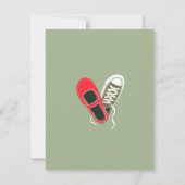 Meisjesachtige schoenen en sneakers geïllustreerde save the date (Achterkant)