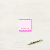 Meislicht roze en donkerroze hartstrepen patroon post-it® notes (Op bureau)