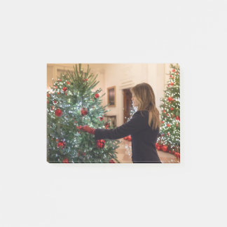 Melania Trump decorteert kerstboom Post-it® Notes