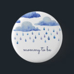 Membre de la famille personnalisée du Baby shower<br><div class="desc">Créez vos propres boutons de membres personnalisés de famille de nuages d'aquarelle personnalisés Baby shower à l'aide de ces modèles par Cali Graphics. Ce baby shower mignon est décoré de nuages d'aquarelle et de gouttes de pluie et d'élégante typographie. Customisez ces boutons en cliquant sur "Personnaliser" et entrez votre texte...</div>