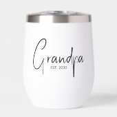 Mémé a établi un nouveau cadeau pour papi (Avant)