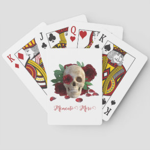 Memento Mori. Schedel met rode rozen Pokerkaarten