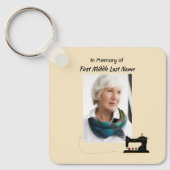  Memorial Keepsake Seamstress  Sleutelhanger (Voorkant)