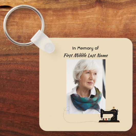  Memorial Keepsake Seamstress  Sleutelhanger (Voorkant)