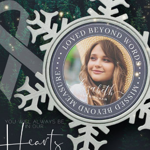 Memorial Loved Beyond Words Elegant Chic Photo Tin Sneeuwvlok Ornament