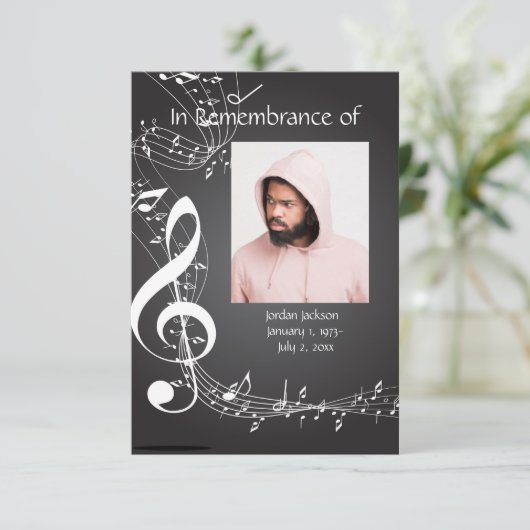 Memorial Service nodigt Muzieknoten uit Kaart (Staand voorkant)