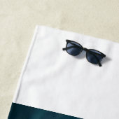 Menacer la serviette de plage de requin (En situation)