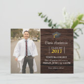 Mens College Graduation Wood invitation (Debout devant)