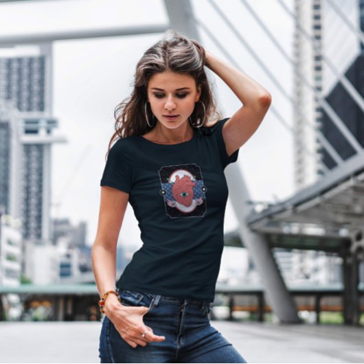 Menselijk hart met oog t-shirt