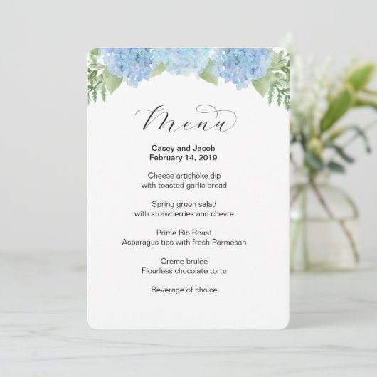 Menu de mariage avec hydrangeas floraux bleus (Debout devant)