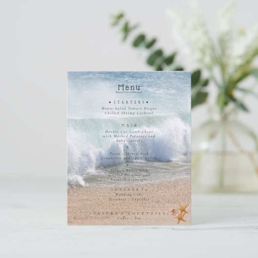 Menu de mariage estival tropical sur une belle pla (Debout devant)