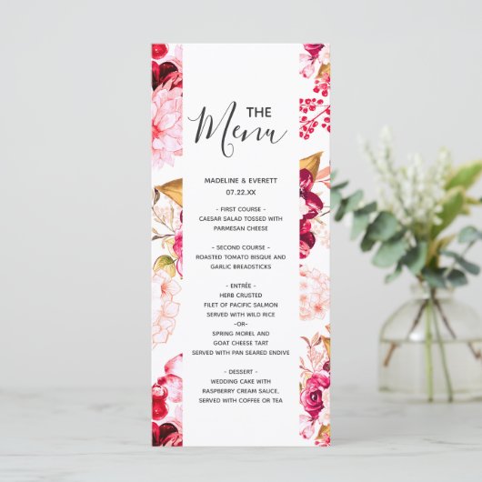 Menu de mariage floral chic bordeaux et rose blush (Debout devant)
