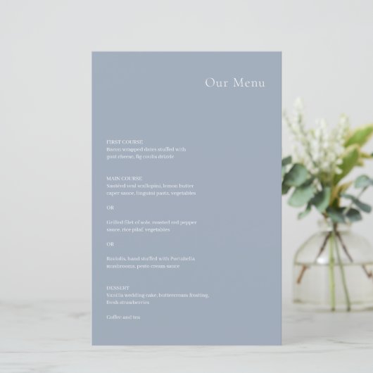 Menu de mariage moderne bleu poussiéreux élégant (Debout devant)