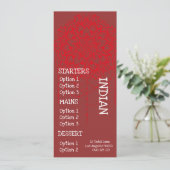 Menu indien de dîner de restaurant (Debout devant)