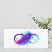 Menu L'infini avec plume violette (Debout devant)