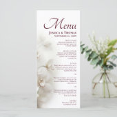 Menu Mariage Élégant Orchidées Blanches et Bourgogne de (Debout devant)