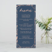 Menu Mariage Fleuris Bleu Nuit et Or Rose Moderne (Debout devant)
