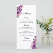 Menu mariage romantique rose. Menu dîner violet (Debout devant)