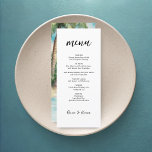 Menu Paradise Palms Plage tropicale Mariage<br><div class="desc">Le menu mariage est à thème de plage et propose un design épuré noir et blanc sur le devant avec ses options de menu et une aquarelle peinte de palmiers tropicaux et d'une mer turquoise et tranquille. Art par KL Stock</div>