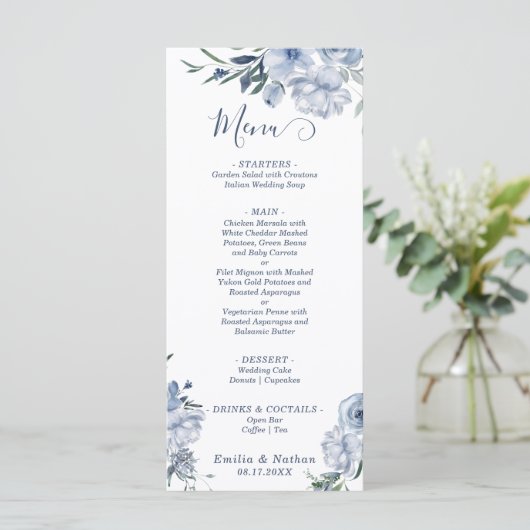 Menu Pastel Dusty Blue Rose Floral Mariage (Debout devant)