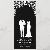 Menu Robe de mariée Mr & Mrs et smoking sous une arche (Dos)
