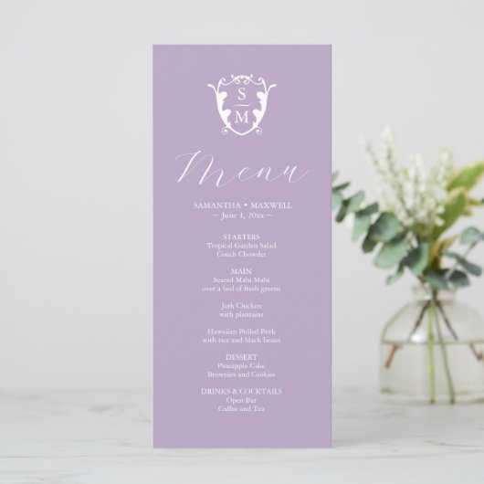 Menus mariage Simple Monogram Crest Lilac (Debout devant)