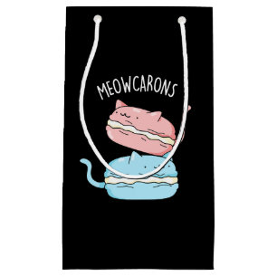 Meowcarons Funny Macaron Pun Dark BG Klein Cadeauzakje