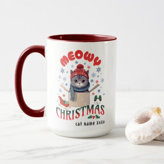 Meowny Noël Grumpy Gris Chat Mug (Avec donut)