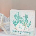 MER Côtière & GREETINGS Parties scintillant Corail<br><div class="desc">Décorez pour la saison des fêtes de Noël avec cette boîte en bois sur le littoral ou sur la plage avec l'or et la parties scintillant turquoise étoiles de mer et corail, dollars de sable, et une parties scintillant en or SEAS & GREETINGS design typographie. ASSISTANCE : Pour obtenir de...</div>