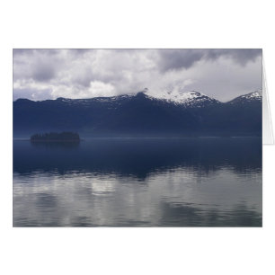 Mer d'Alaska brumeuse aux nuances de bleu