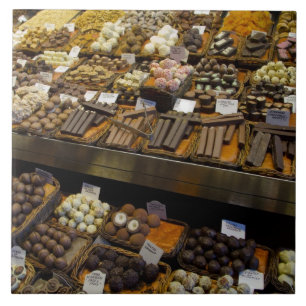 Mercat de Sant Josep, gevarieerde chocolade snoepj Tegeltje