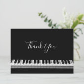 merci calligraphie piano (Debout devant)