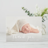 MERCI | Carte faire-part de naissance en lettres d (Debout devant)