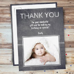 Merci d'anniversaire moderne Carte photo pour enfa<br><div class="desc">Un joli anniversaire moderne merci carte postale pour remercier vos invités. Simple carte postale de remerciement pour les enfants - fille et garçon, surtout pour le 1er et le 2ème anniversaire. Personnalisez la carte avec votre photo et votre nom. Vous pouvez également modifier le texte de remerciement et écrire les...</div>