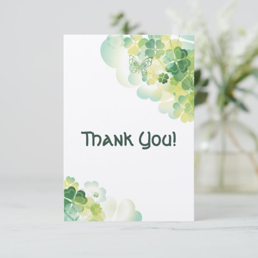 Merci de coins de trèfle vert et de papillon (Debout devant)