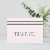 Merci de deuil rose pâle et gris (Debout devant)