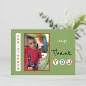Merci de petit garçon photo carte verte (Debout devant)