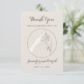 Merci d'être venu à notre mariage. Les amoureux s' (Debout devant)