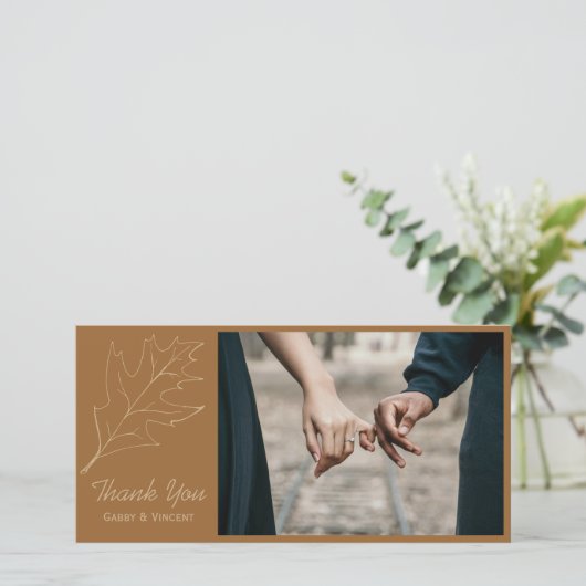 Merci en feuilles de chêne d'automne (Debout devant)