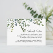 Merci funéraire de couleur d'eau douce (Debout devant)