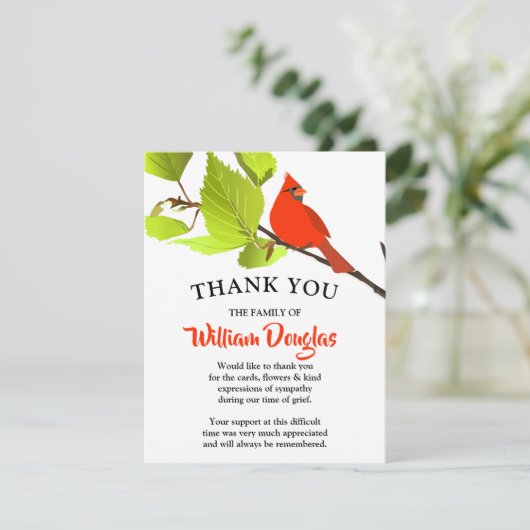 Merci funéraire moderne du cardinal rouge (Debout devant)